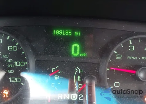 2011 Ford Crown Victoria Lx z USA, uszkodzony, nr VIN 2FABP7EV5BX165795